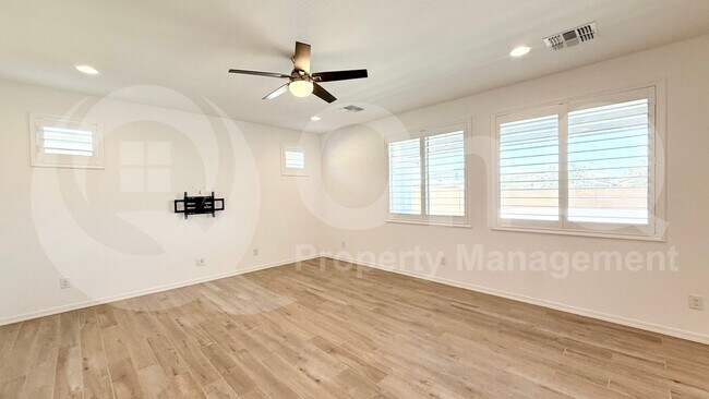9010 W Georgia Ave Glendale, AZ 85305 photo 5