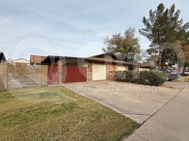 1912 E Intrepid Ave Mesa, AZ 85204 photo 2