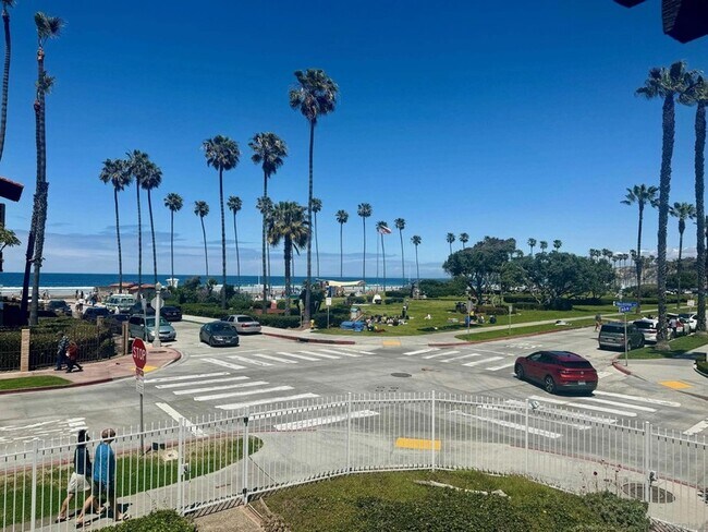 8151 Camino Del Oro San Diego, CA 92037