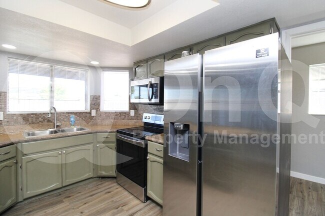2646 E Impala Ave Mesa, AZ 85204 photo 4
