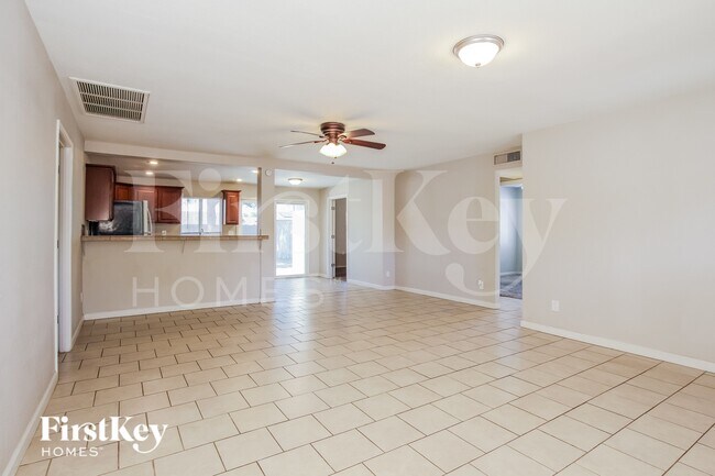 2907 E Michelle Dr Phoenix, AZ 85032 photo 4