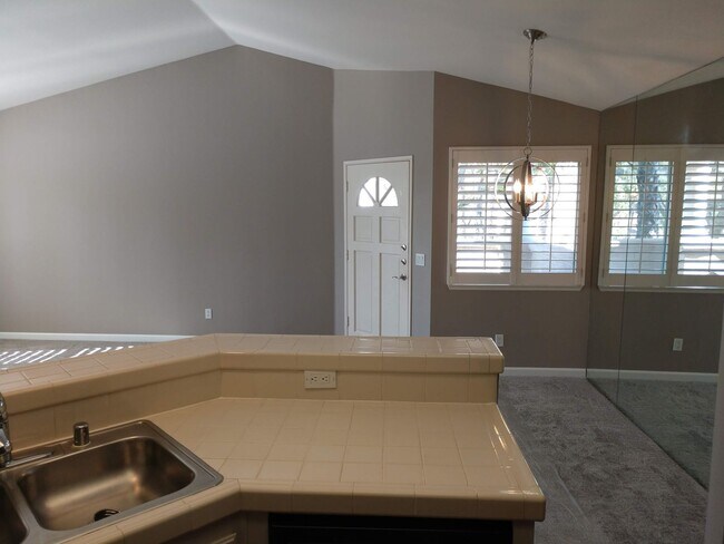 11332 Portobelo Dr San Diego, CA 92124 photo 3