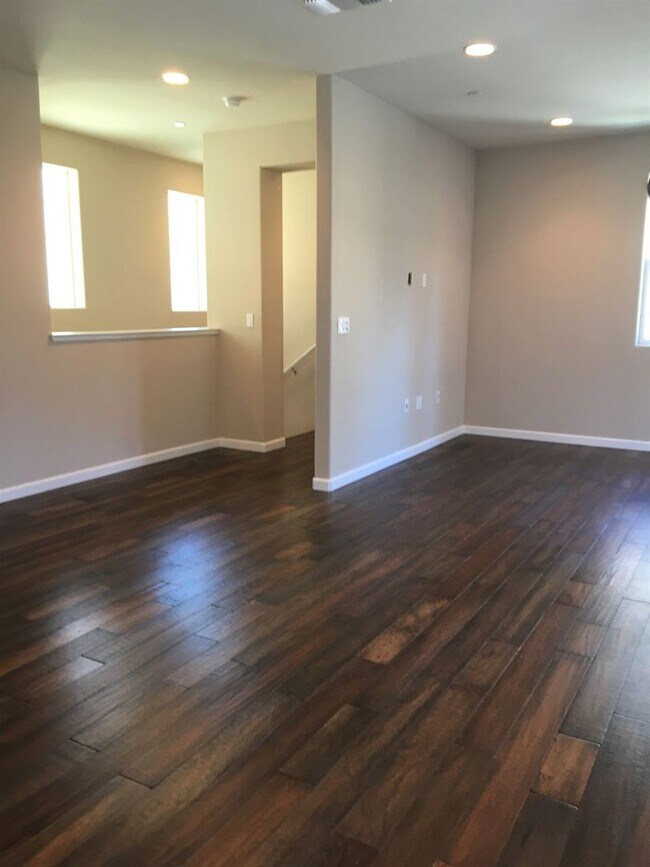 2748 Pismo Terrace Fremont, CA 94538 photo 4