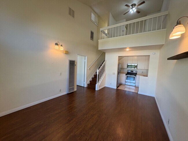 4050 Porte La Paz San Diego, CA 92122 photo 2