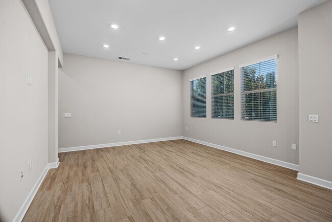 1137 Delpy View Point Vista, CA 92084 photo 4