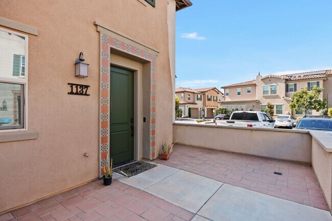 1137 Delpy View Point Vista, CA 92084