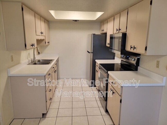 10135 N 96th Dr Peoria, AZ 85345 photo 4