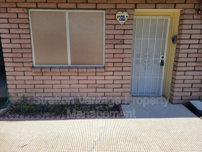 10135 N 96th Dr Peoria, AZ 85345 photo 3