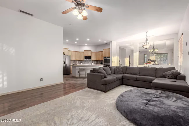 3438 W Little Hopi Dr Phoenix, AZ 85086 photo 4