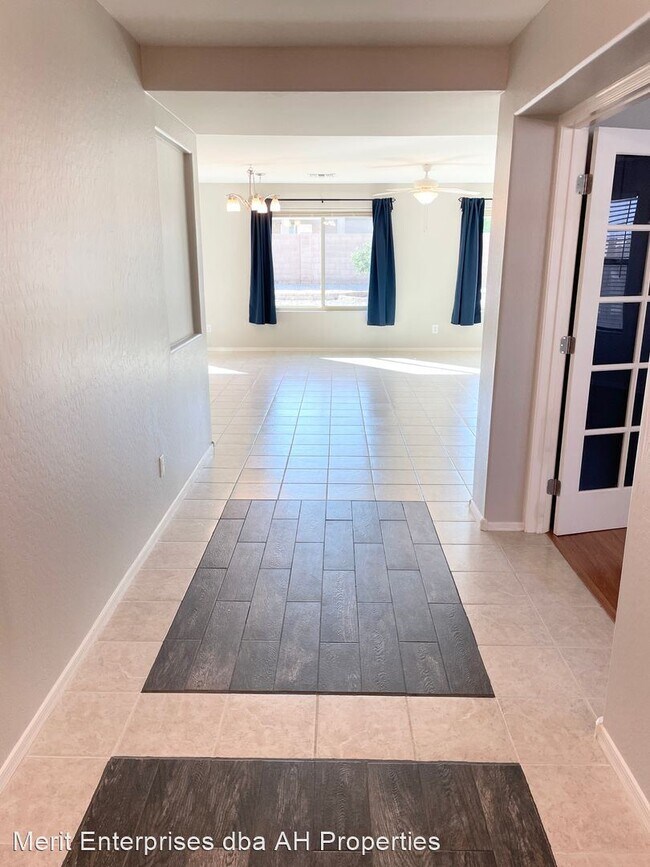 2145 W Agrarian Hills Dr SAN TAN VALLEY, AZ 85144 photo 4