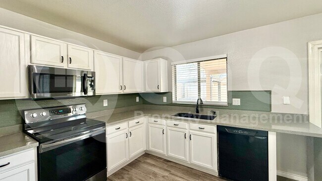 3610 N 106th Ave Avondale, AZ 85392 photo 3