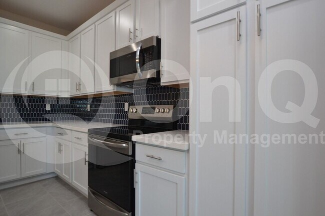 155 N Lakeview Blvd Chandler, AZ 85225 photo 4