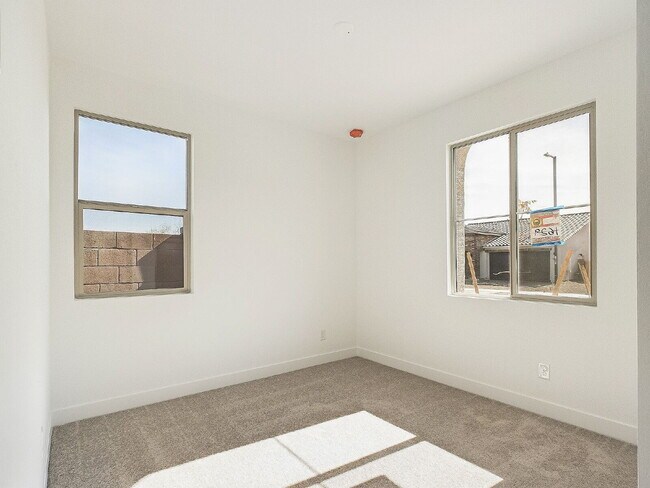 14772 W Soft Wind Dr Sun City West, AZ 85387 photo 5