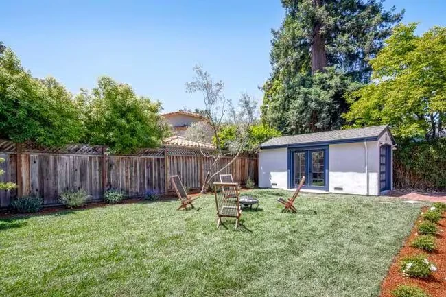 2BR/1BA Single Family House on Mariposa Ave · Palo Alto photo 4