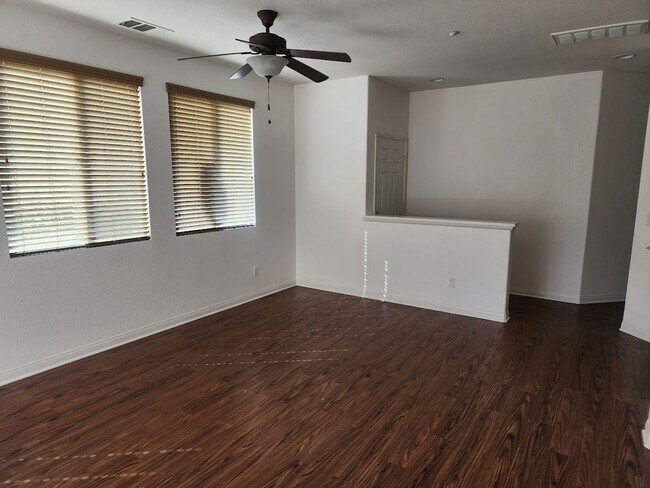 25176 Crest Haven St Murrieta, CA 92562 photo 3