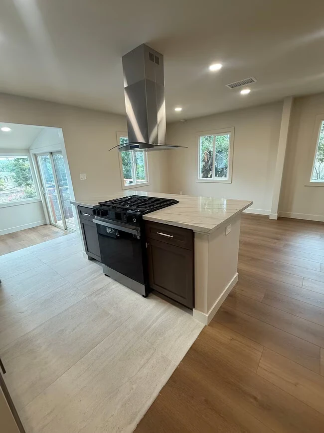 4395 Aragon Way San Diego, CA 92115 photo 3