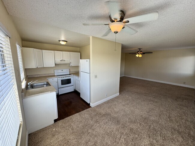 1464 38th St San Diego, CA 92105 photo 3