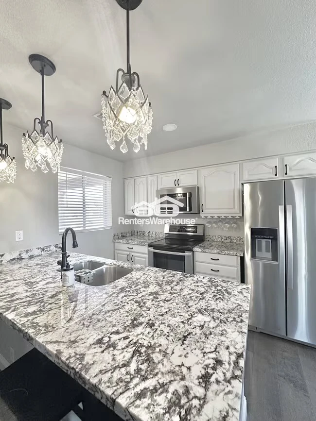 310 W Pontiac Dr Phoenix, AZ 85027 photo 4