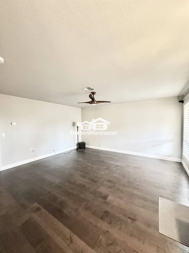 310 W Pontiac Dr Phoenix, AZ 85027 photo 2