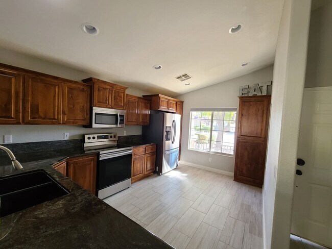 2324 E Browning Pl photo 3