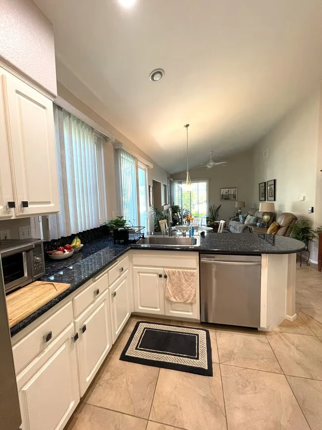 4868 Thebes Way Oceanside, CA 92056 photo 2