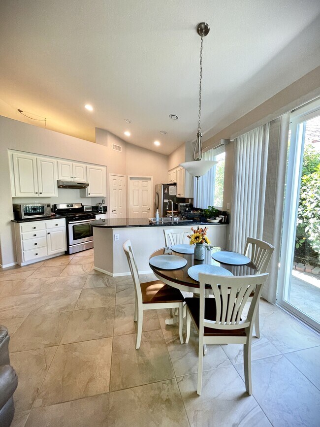 4868 Thebes Way Oceanside, CA 92056