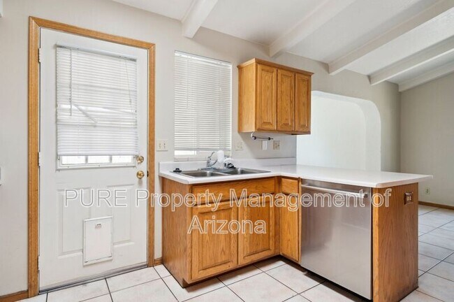 2306 W Laurel Ln Phoenix, AZ 85029 photo 5