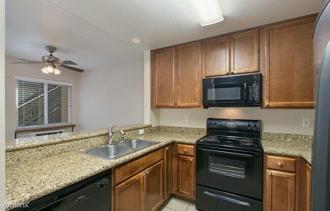 145 W El Norte Pkwy Escondido, CA 92026 photo 5