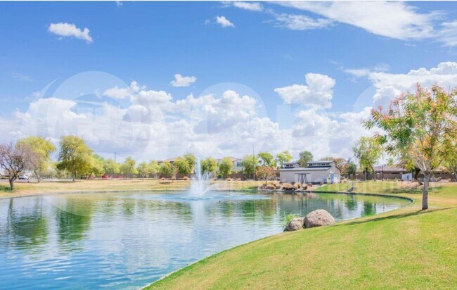 779 E Rojo Way Gilbert, AZ 85297 photo 3