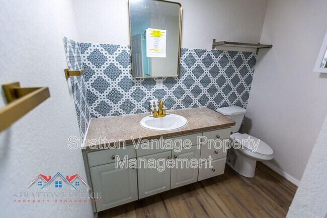 3120 N 38th St Phoenix, AZ 85018 photo 4