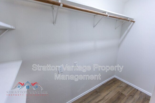 3120 N 38th St Phoenix, AZ 85018 photo 2