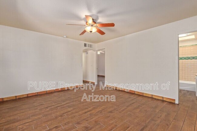 1001 E Clarendon Ave Phoenix, AZ 85014 photo 4