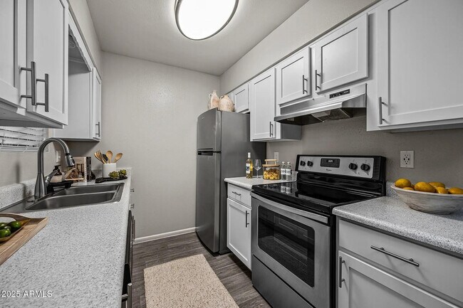 9350 N 67th Ave Peoria, AZ 85345 photo 2