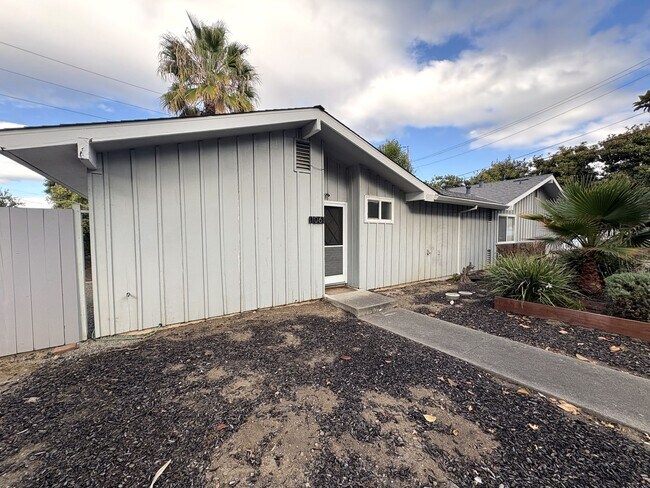 1061 Alma St Palo Alto, CA 94301 photo 2
