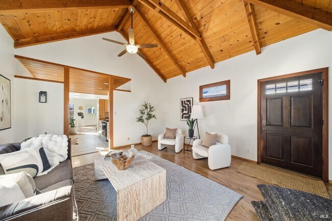 1440 Center St Napa, CA 94559 photo 5