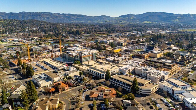 1440 Center St Napa, CA 94559 photo 4