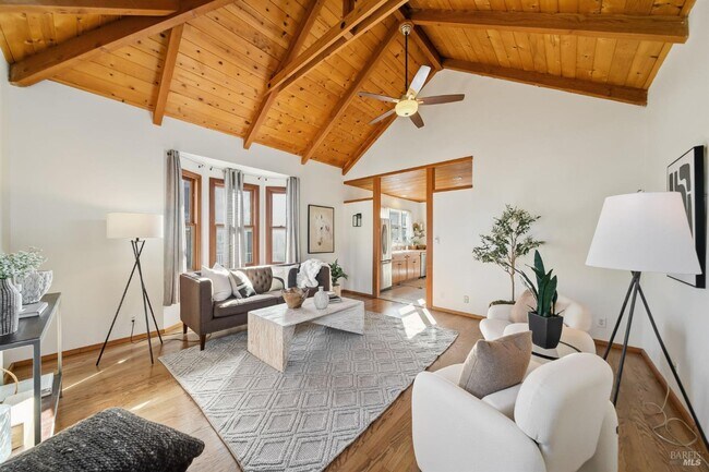 1440 Center St Napa, CA 94559 photo 2