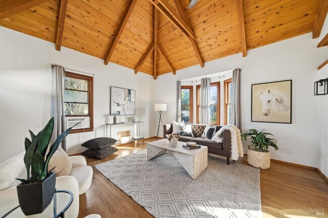 1440 Center St Napa, CA 94559 photo 3
