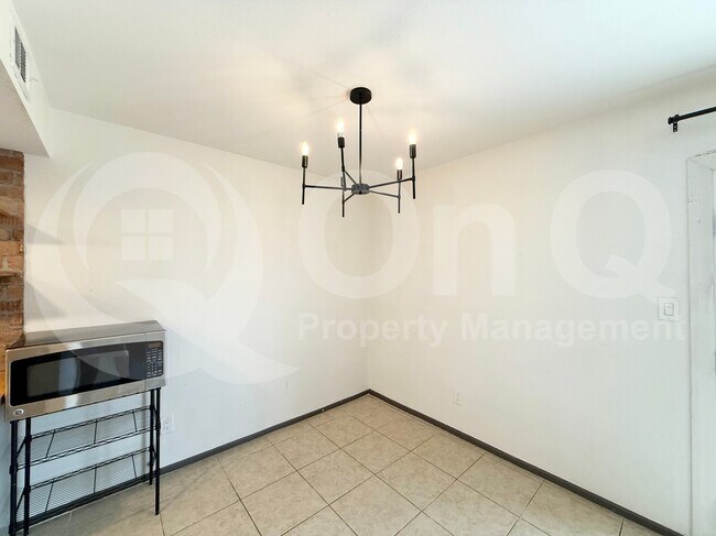 4462 E Pueblo Ave Phoenix, AZ 85040 photo 5