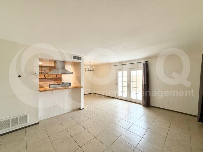4462 E Pueblo Ave Phoenix, AZ 85040 photo 3