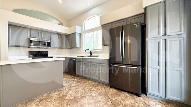 4927 W Wahalla Ln Glendale, AZ 85308 photo 2