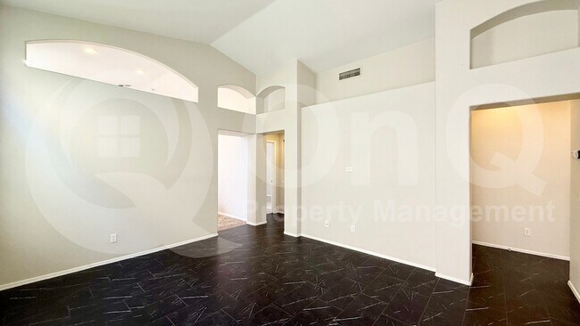 4927 W Wahalla Ln Glendale, AZ 85308 photo 5