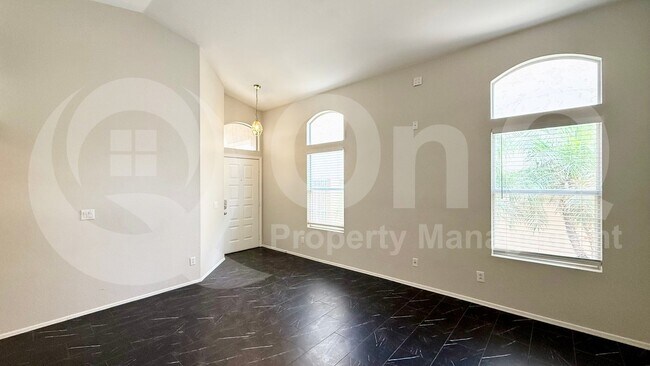 4927 W Wahalla Ln Glendale, AZ 85308 photo 4