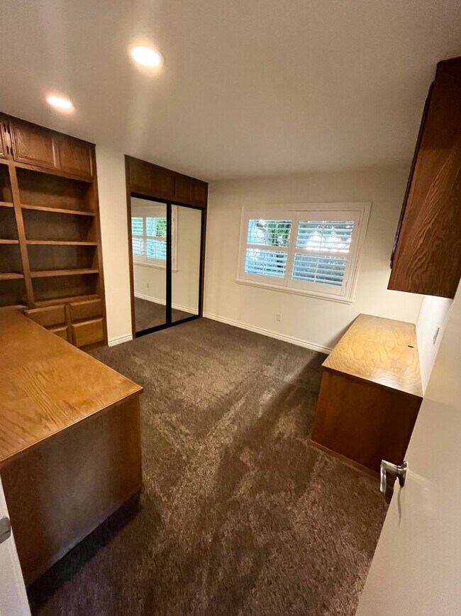 4925 Regla Ct San Diego, CA 92122 photo 5