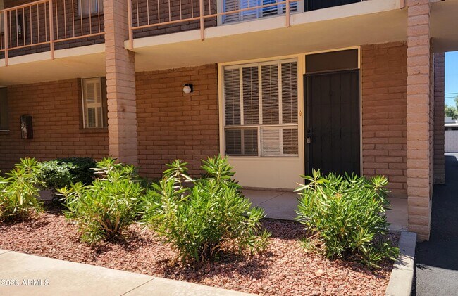 3737 E Turney Ave Phoenix, AZ 85018
