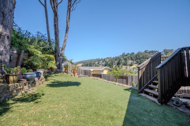 1523 Valdez Way photo 3