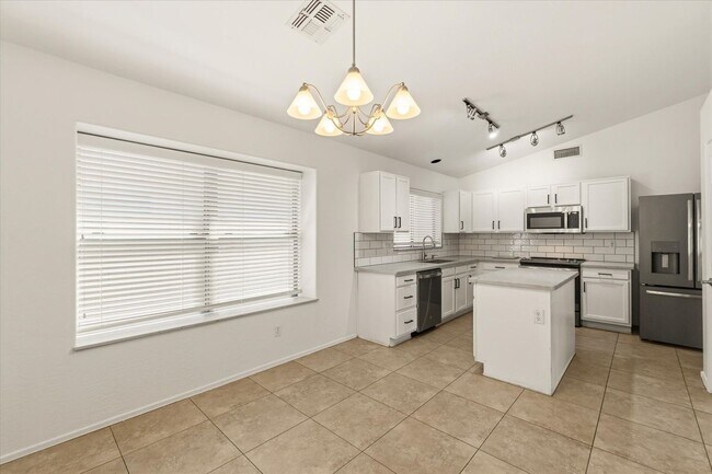 2212 E Vista Bonita Dr Phoenix, AZ 85024 photo 4