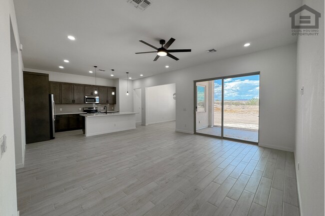18116 W Morning Vista Ln Surprise, AZ 85387 photo 3