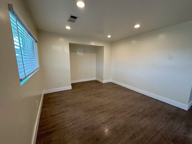 3820 Florence St San Diego, CA 92113 photo 5
