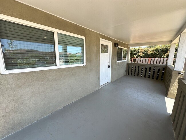 3820 Florence St San Diego, CA 92113 photo 2
